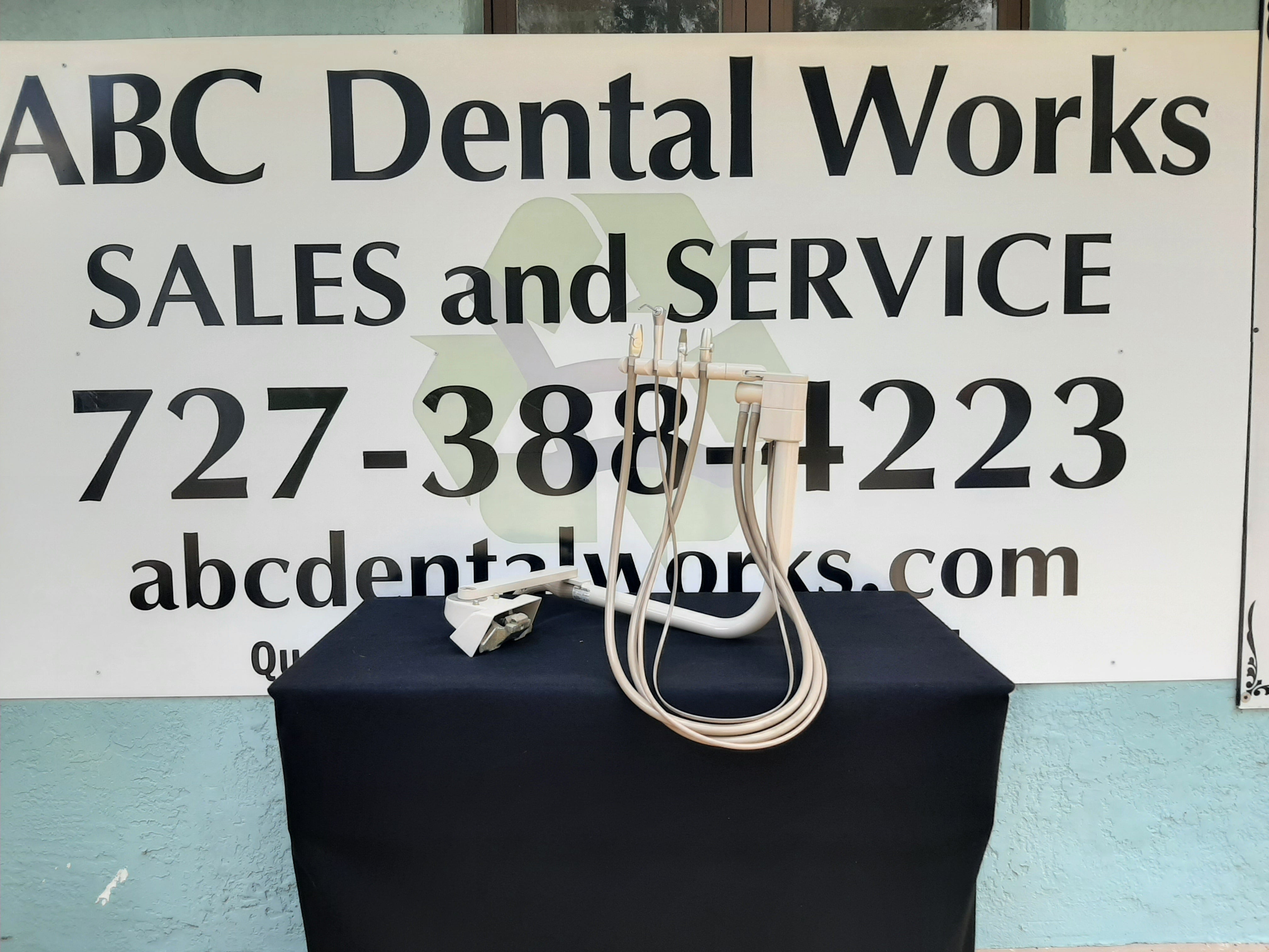 A-dec Cascade Radius 7115 Assistants Instrumentation 4 Position With Mounting Hardware