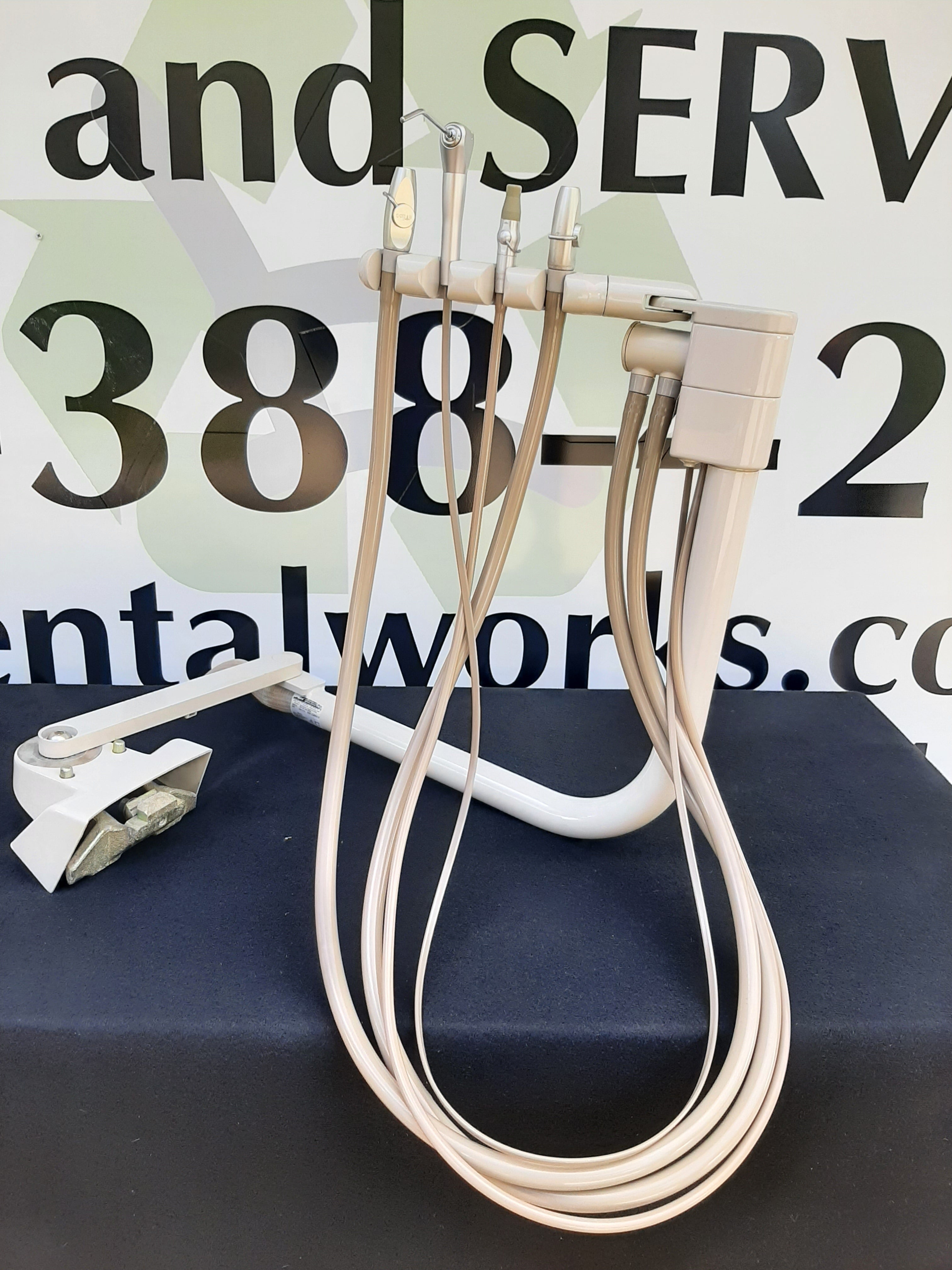 A-dec Cascade Radius 7115 Assistants Instrumentation 4 Position With Mounting Hardware