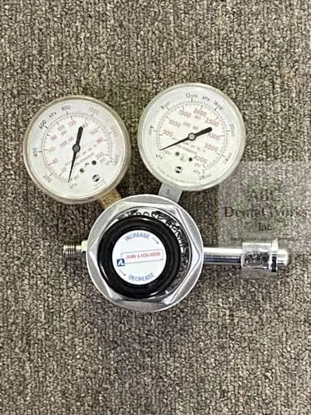 Air Liquide HPT270 high purity regulator with gauges, front view
