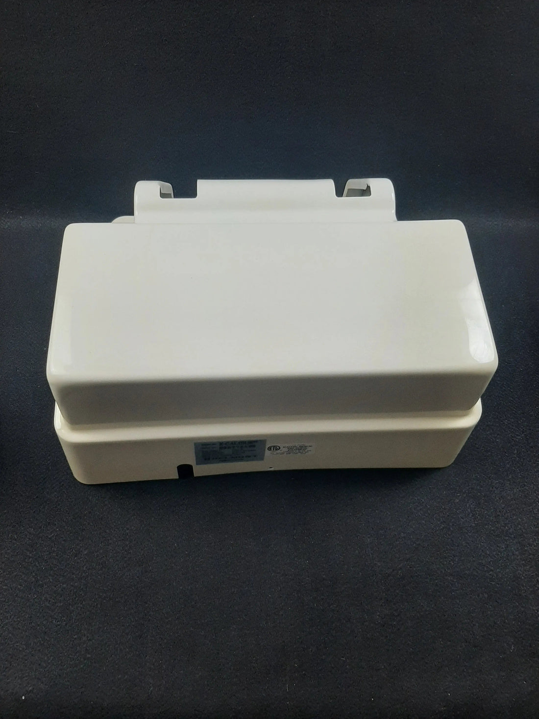 Belmont X-Calibur white pump cover, front view