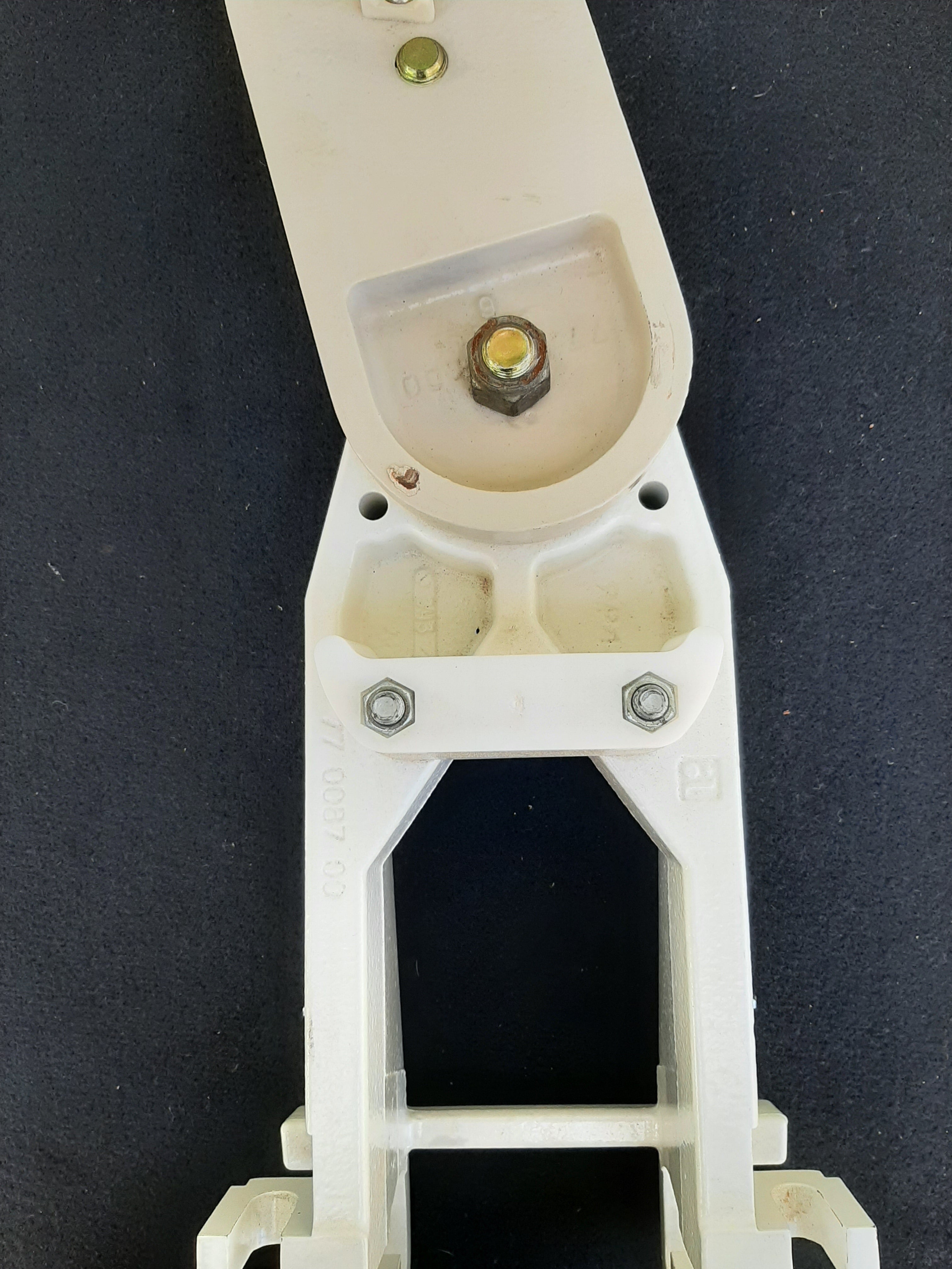 A-dec 511 Radius Center Mount 77.0087.00