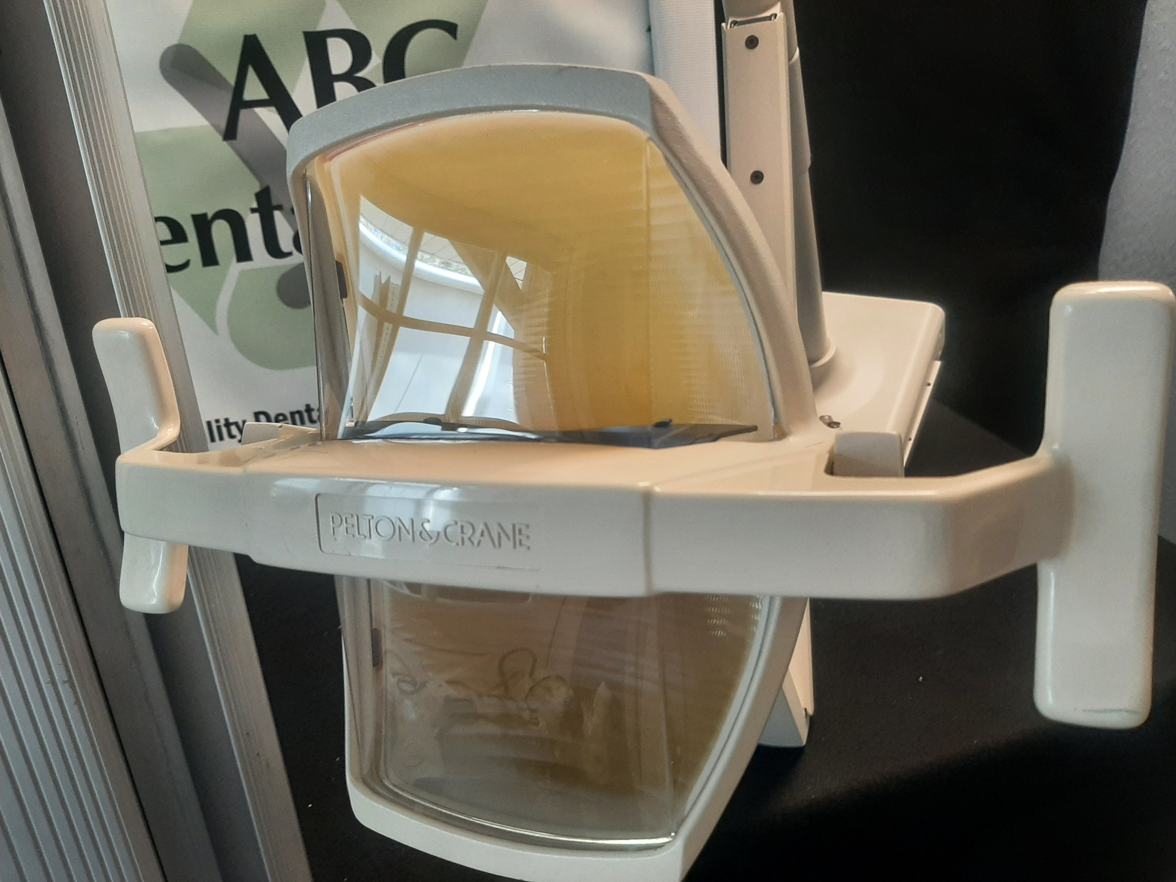 Pelton & Crane LFII Track Mount Dental Light