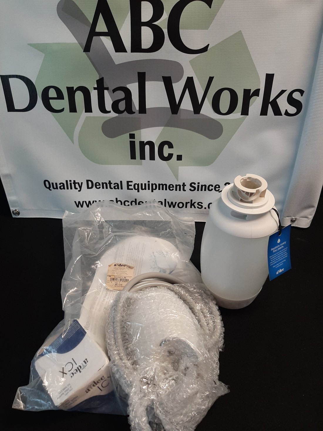 A-dec water bottle kit 14.0471.00 – front view