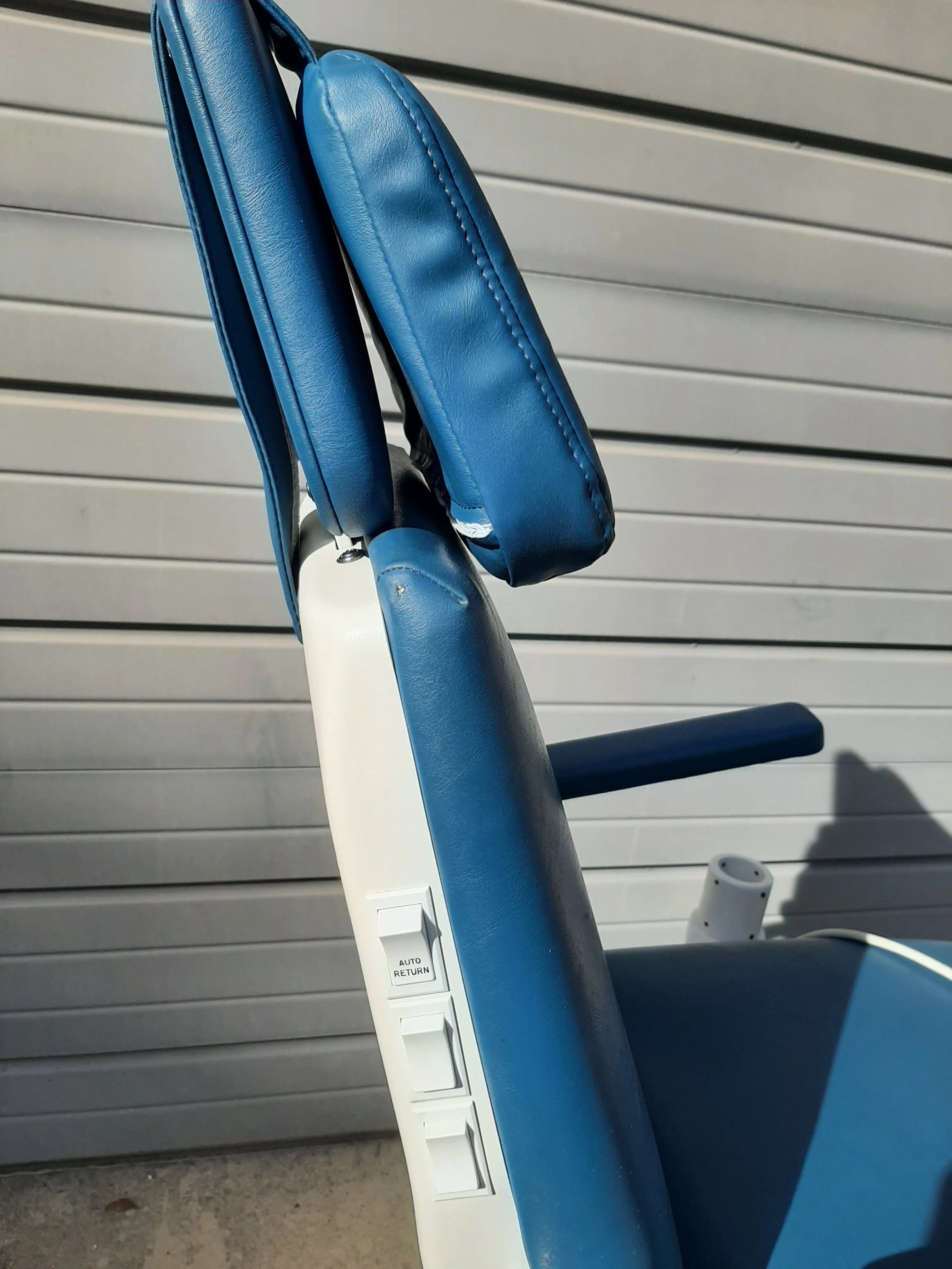 Royal Model PD2 Pedo Dental Chair W/2in Post Mount Bracket ROYAL