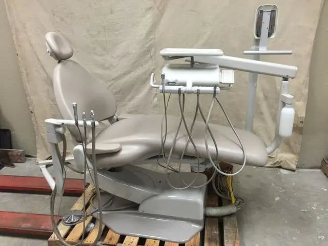 Adec 1040 Cascade Chair with Radius Unit, Vac Package, Monitor Mount, and Stools "Refurbished".