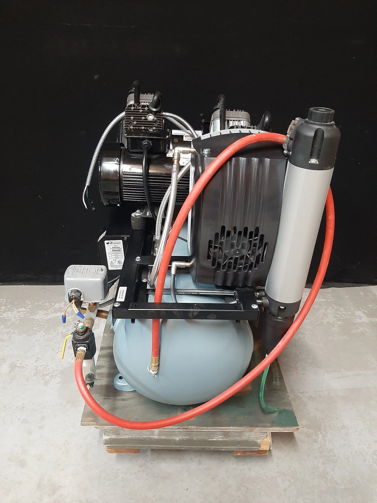 Air Techniques Airstar 50 Model AS50 Oilless Dental Compressor Mfg Oct 2017 AIR TECHNIQUES