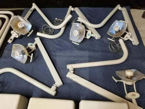 Knight / Midmark Radius Lights Lot Of 5 Used Great Condition Auto On/Off Feature.