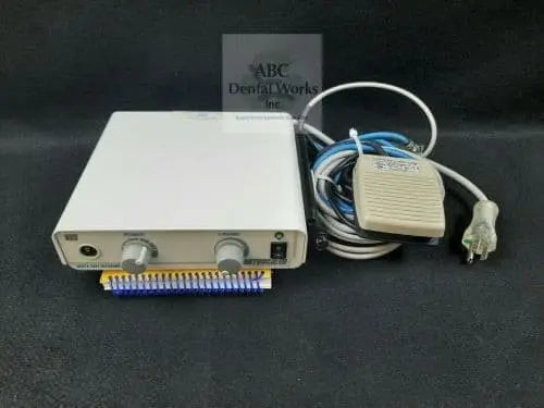 SEI AW5C ultrasonic scaler quick disconnect fittings assembly, front view.