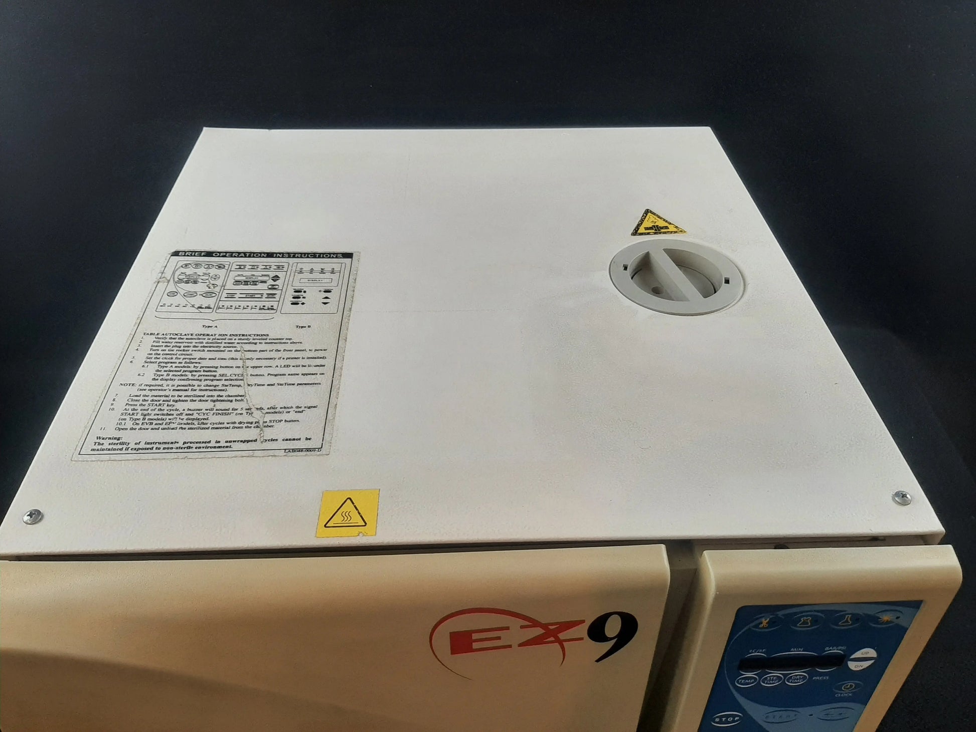 Tuttnhauer EZ9 Autoclave Sterilizer Tuttnauer