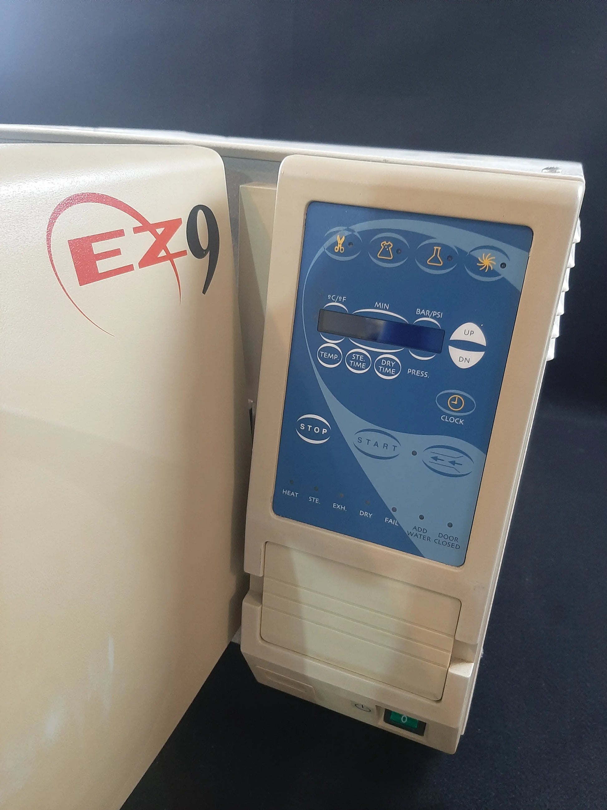 Tuttnhauer EZ9 Autoclave Sterilizer Tuttnauer