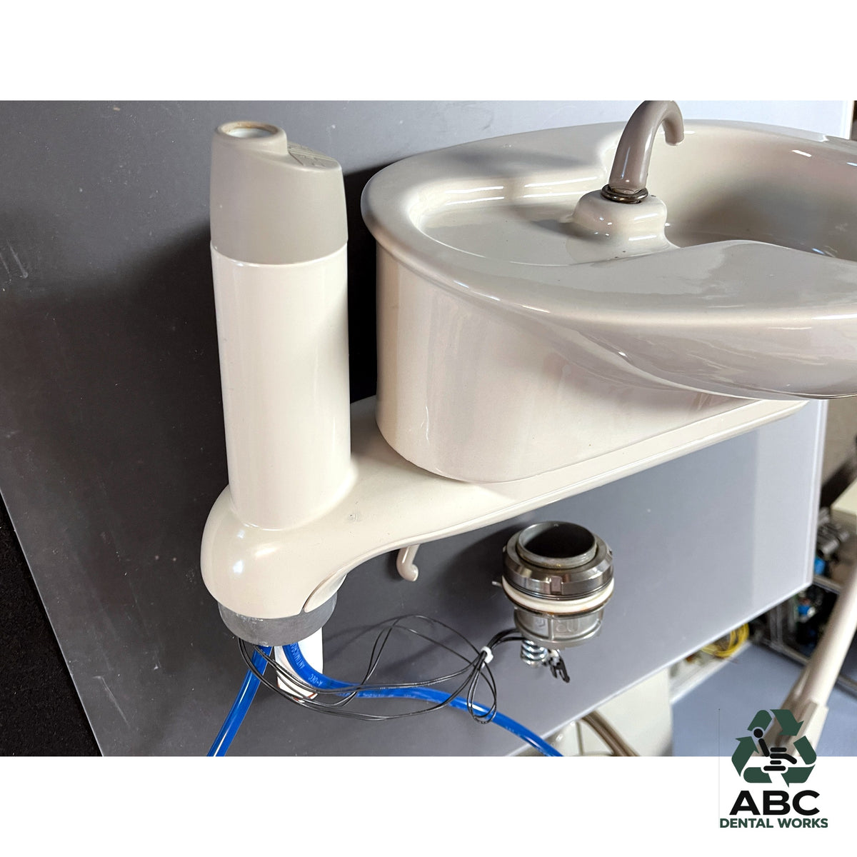Midmark Procenter cuspidor bowl, base and mounting post – upright view, refurbished